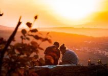 “Tips for Highlighting Your Creativity on Your Dating App Profile”