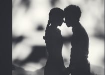 Why Being Present in Your Online Dating Messages Is Crucial